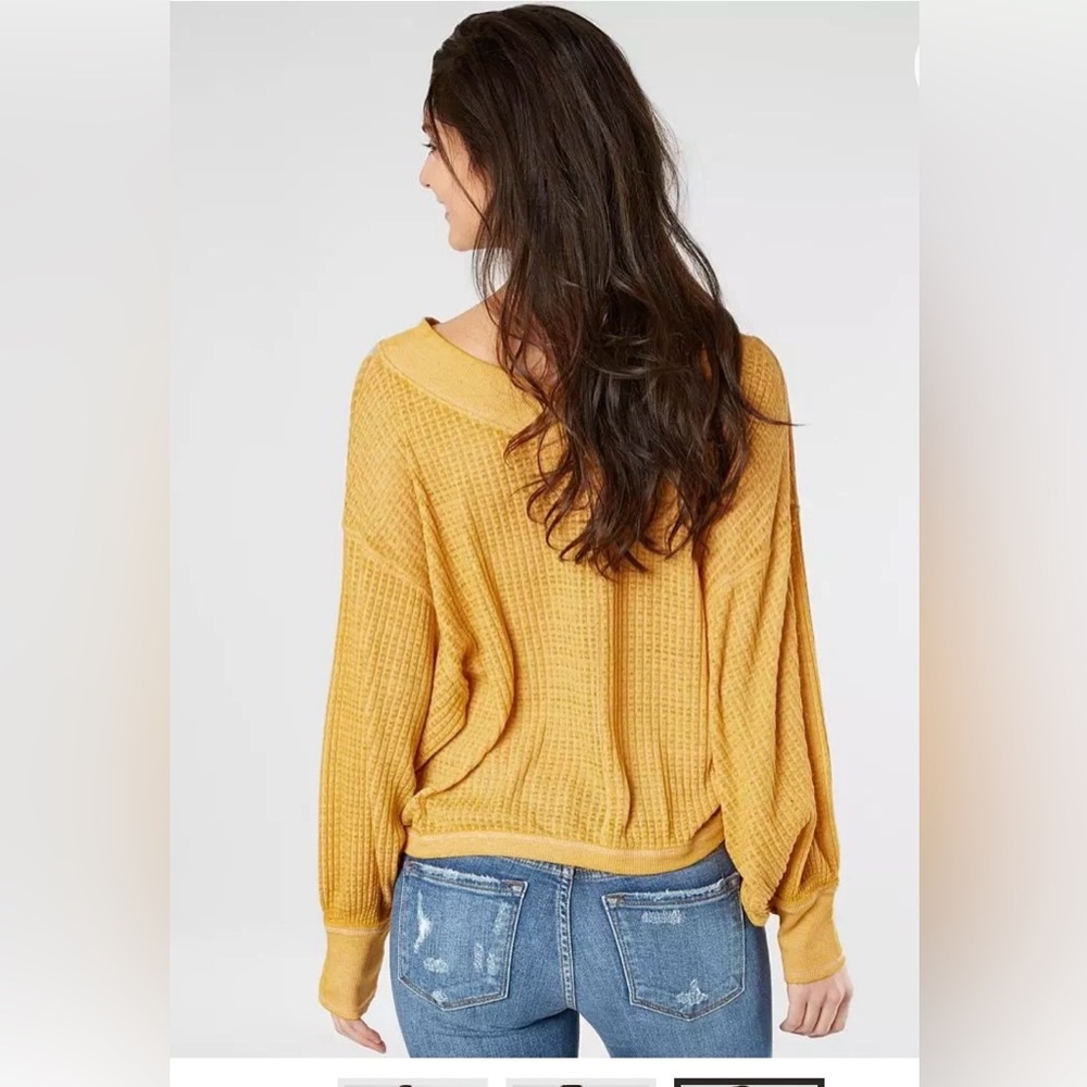 We the Free ! Women's Yellow V-Neck Sweater - Picture 3 of 9